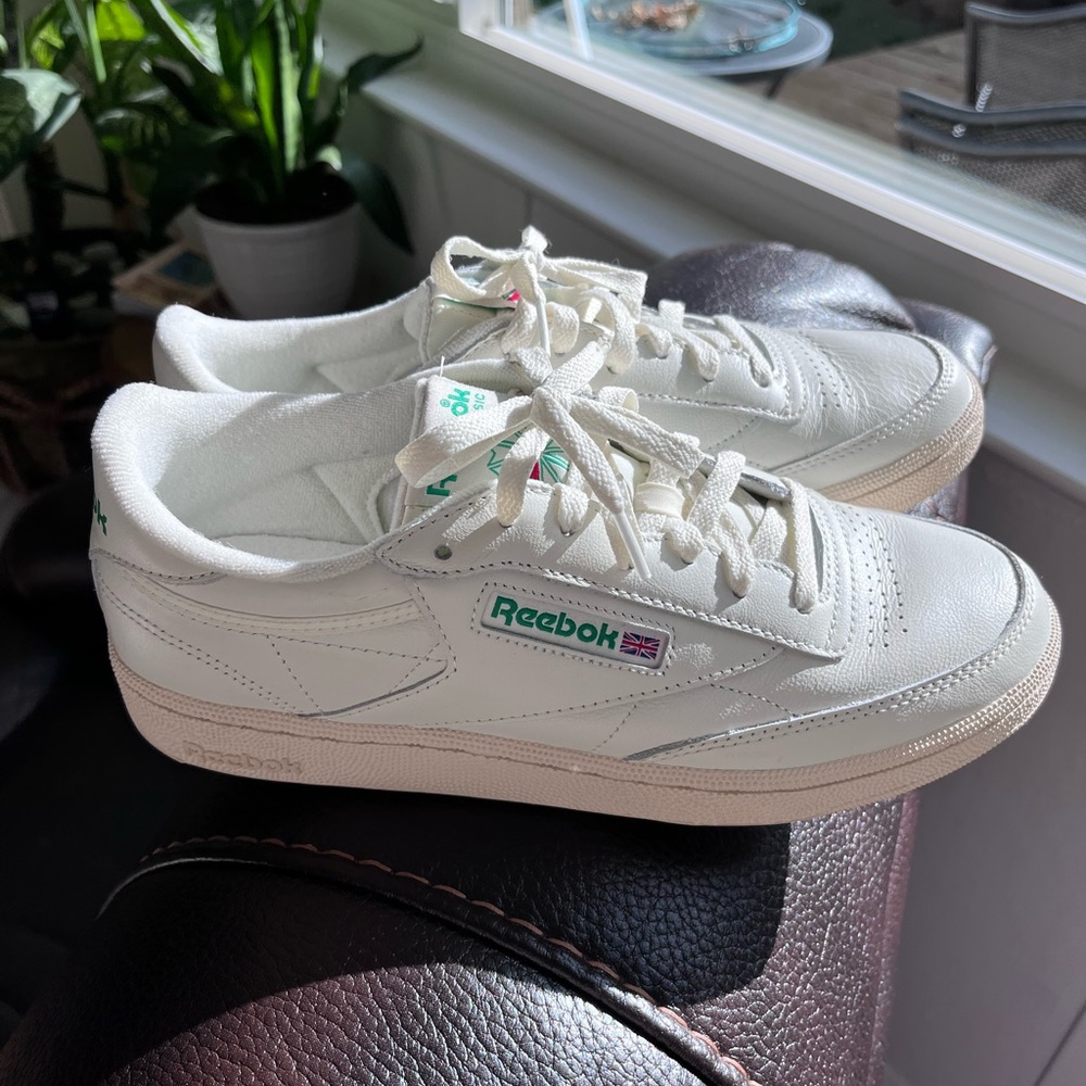 Old school Reebok 9.5